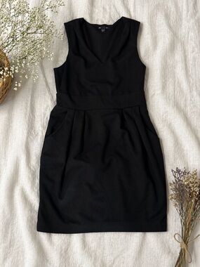 GAP Classic Black Sleeveless Sheath Dress